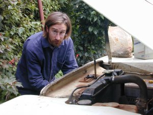 Land Rover mechanic doing his craft in Nairobi, 2001